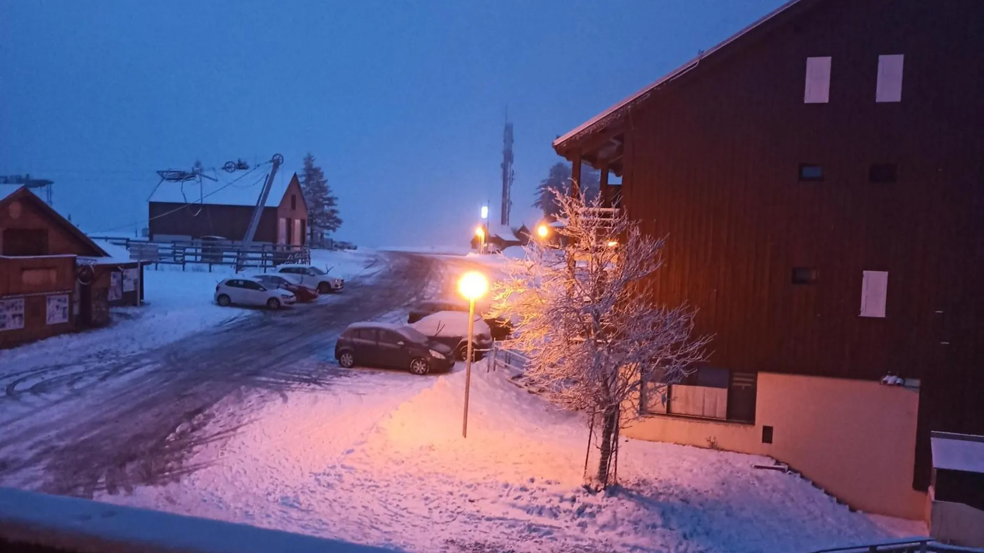 דירה Ustou Guzet Neige, Appartement De 32 M2 Avec Balcon Dans Les Pyrenees Aux Pieds Des Pistes